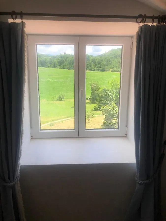 Country Home With Beautiful Views Sigoyer